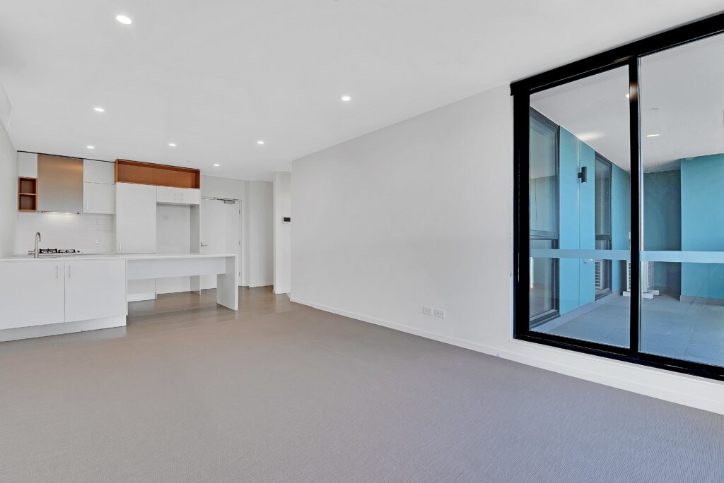empty-unfurnished-brand-new-apartment