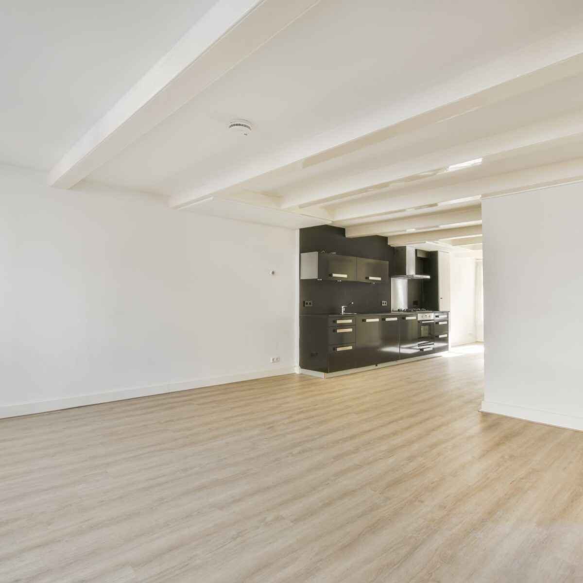 interior-bright-empty-room-kitchen